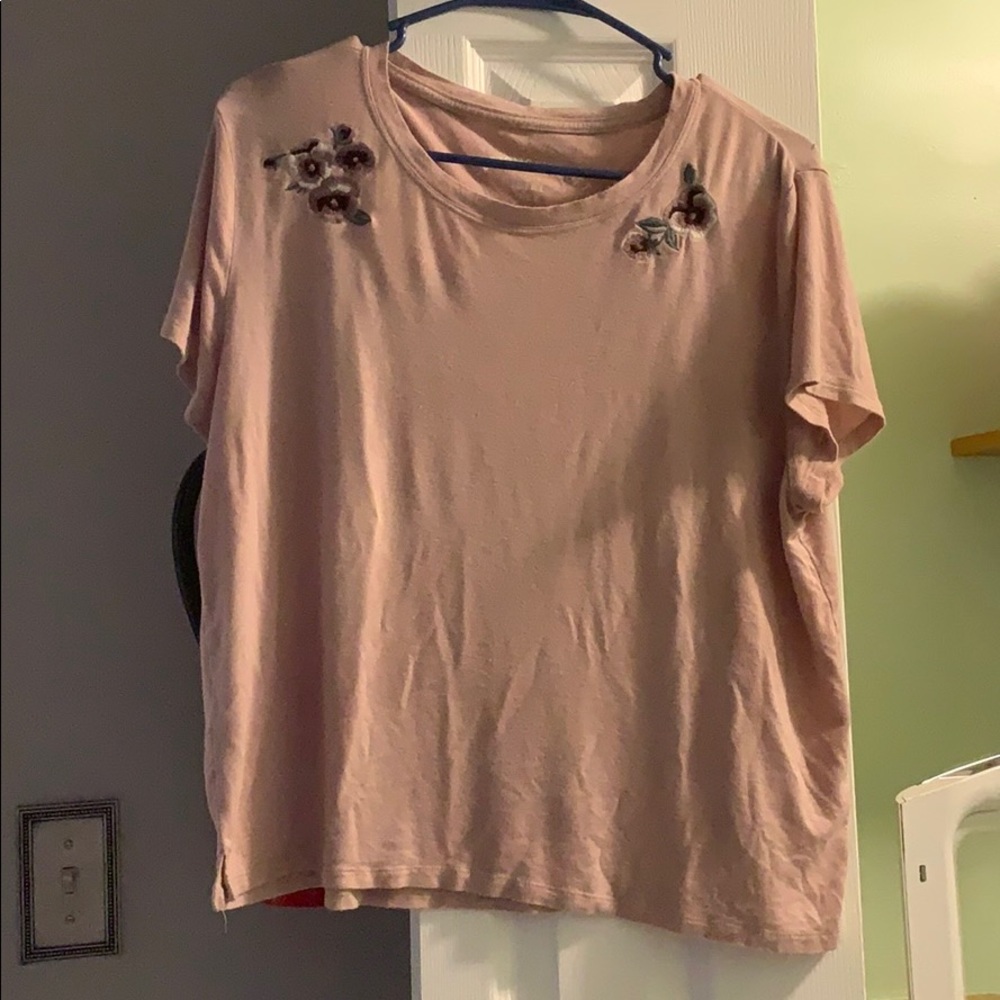AMERICAN EAGLE SERIOUSLY SOFT TEE